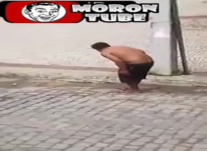 Video :A guy is shown on camera murdering himself with a knife in Brazil (public alerted)